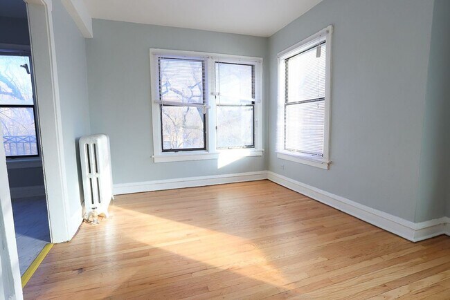 Building Photo - 4600 N Beacon St