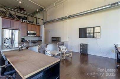 Building Photo - 715 N Graham St