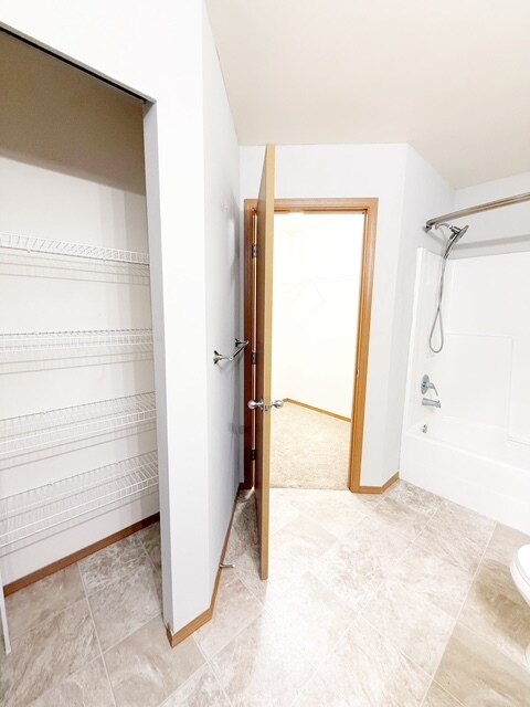 Building Photo - 4933 Bowwood Cir NE