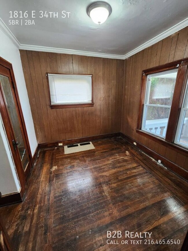 Building Photo - 1816 E 34th St