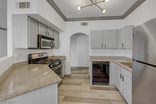 Building Photo - 5525 W Flamingo Rd