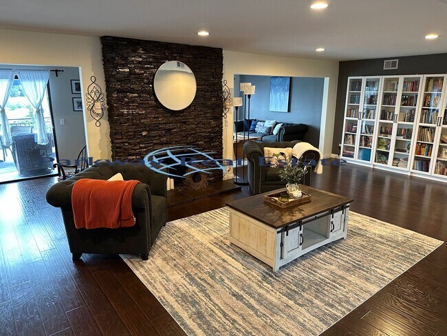 Building Photo - 347 S Westwind Dr