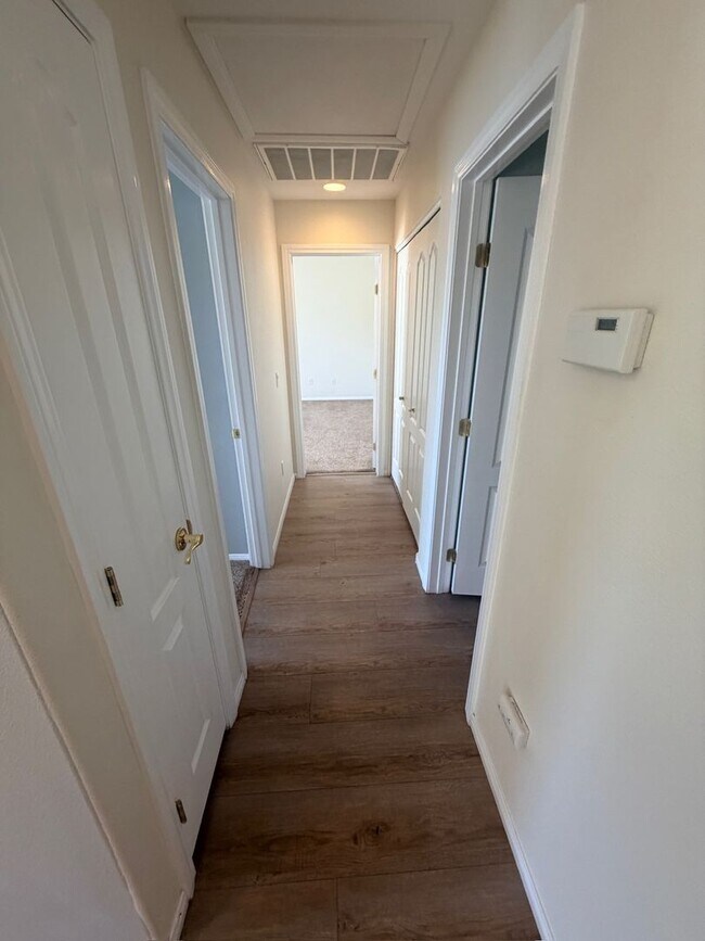 Building Photo - 2 bed / 2 bath Condo in Painted Desert Guard Gated Community