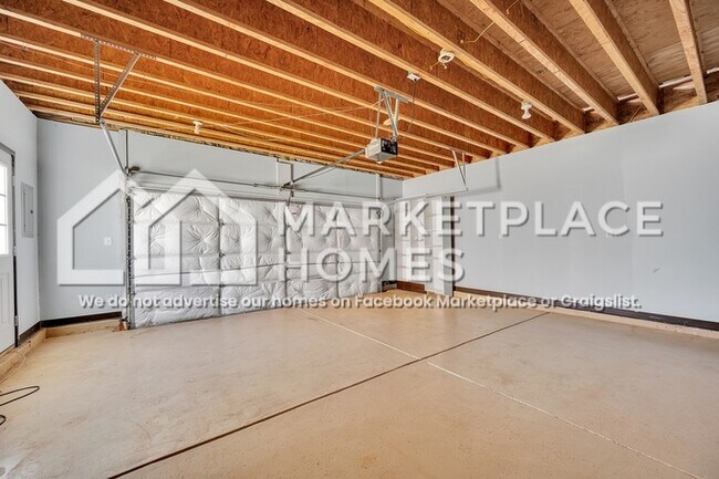 Building Photo - 6249 S Clubview Cir