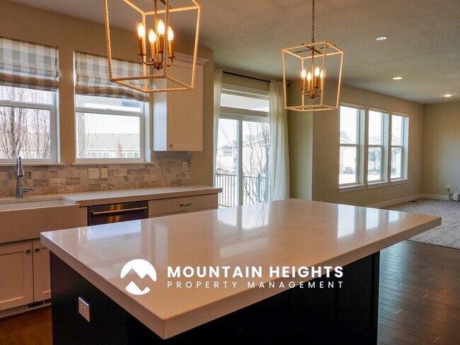 Building Photo - 2274 S 50 E