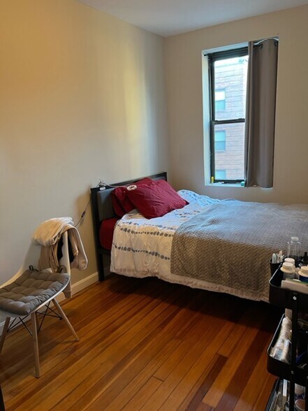 Building Photo - 214 Hanover St