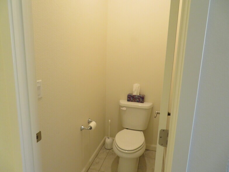 Master toilet room - 1301 Catalina Rdg