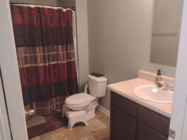 Building Photo - Modern-Lux Style 4BR/2.5BA House