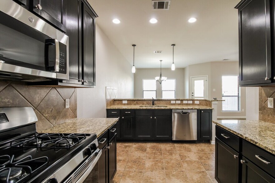 Building Photo - 6623 Sharpstone Creek Ln
