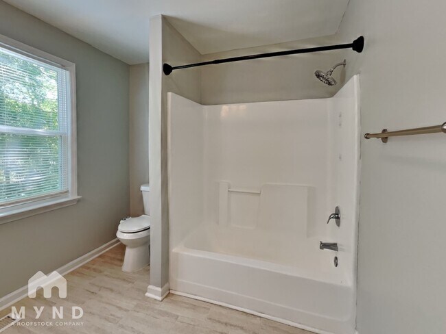 Building Photo - 5613 Deerborn Dr