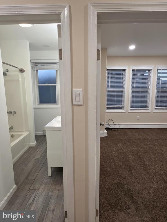 Building Photo - 2715 E Ontario St