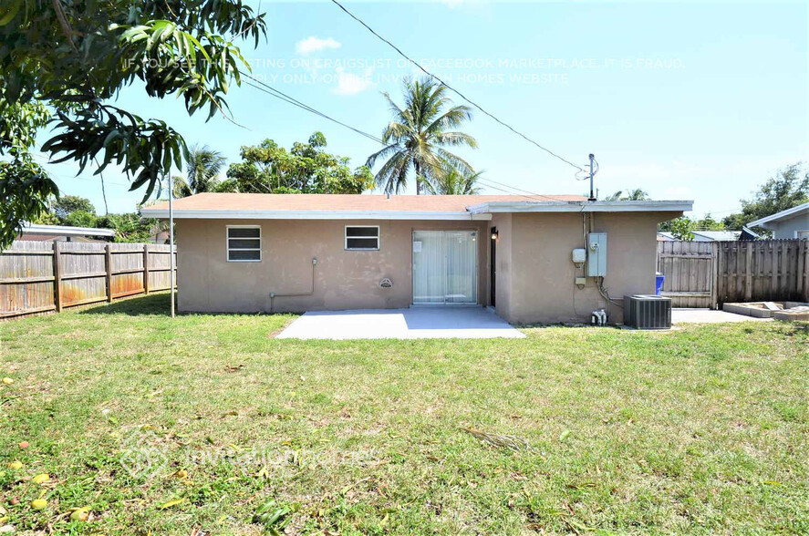 Building Photo - 5531 SW 6th Ct