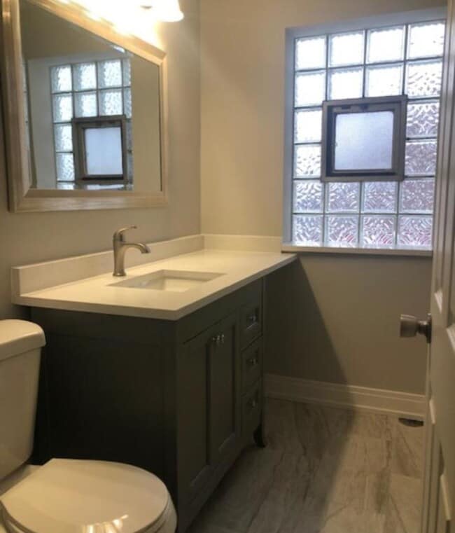 Building Photo - 6100 S Kenneth Ave