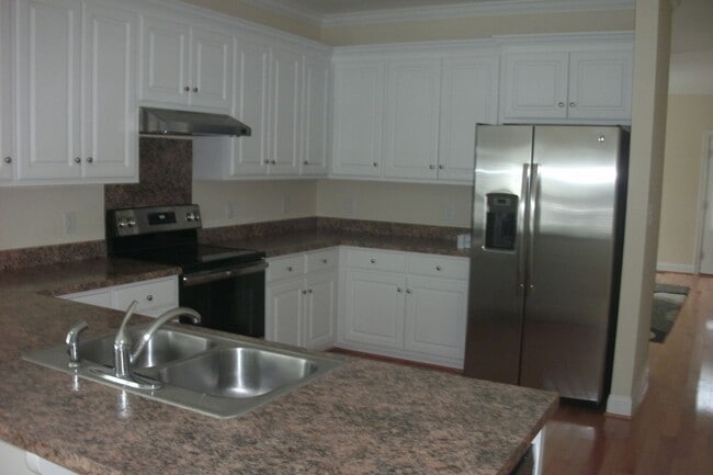 Building Photo - 3809 Savannah Way