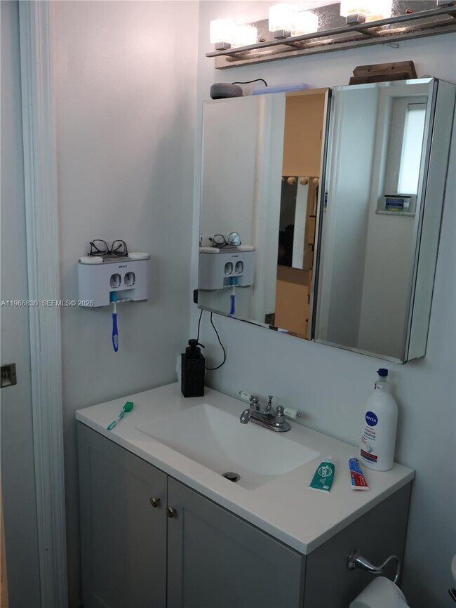 Building Photo - 5505 SW 9th St