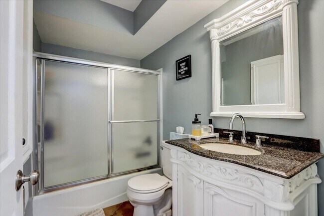 Building Photo - N43W27445-W27445 Capitol Dr