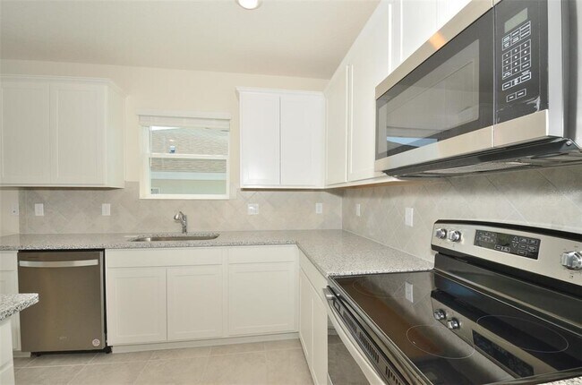 Building Photo - 1647 Aspen Ave