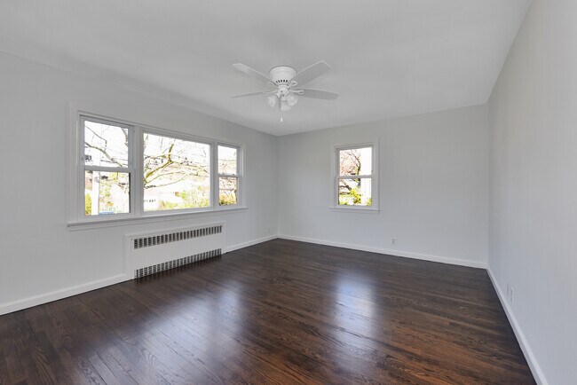 Building Photo - 6 Dunes Ln