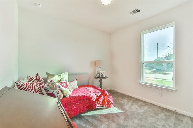 Building Photo - 25206 Farmdale Ln