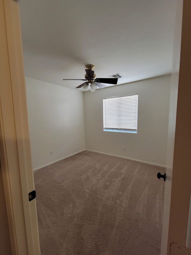 Building Photo - 14862 W Aster Dr