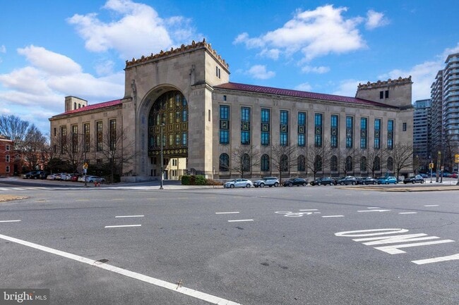 Building Photo - 2751 Pennsylvania Ave