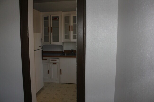 Building Photo - 517 3rd Ave N