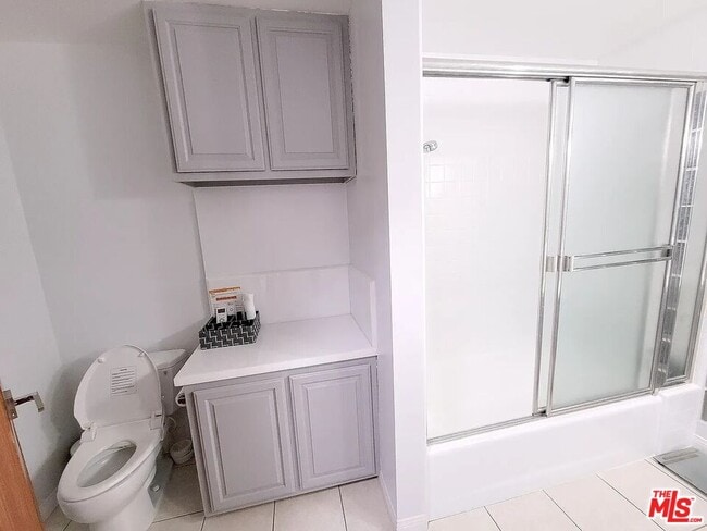 Building Photo - 16913 Bassett St