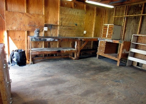 Building Photo - 902 Willowbrook St