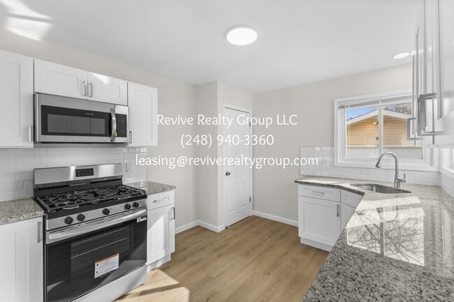 Building Photo - 18240 Negaunee