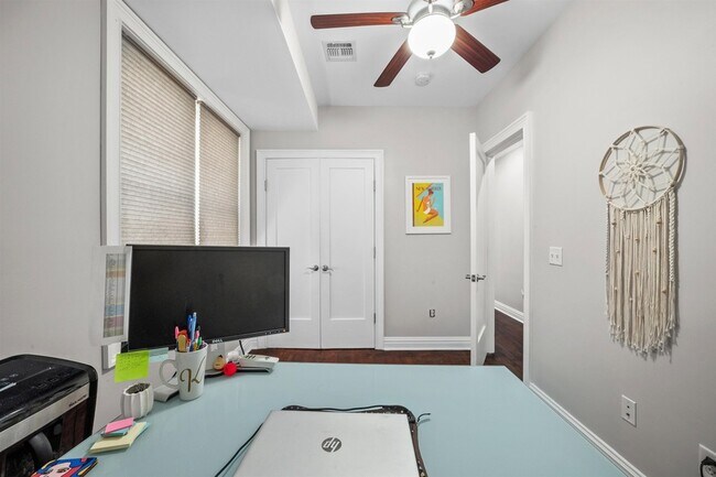 Building Photo - 180 19th St