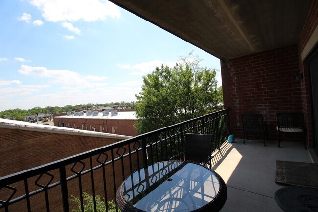 Building Photo - 10765 Clock Tower Dr