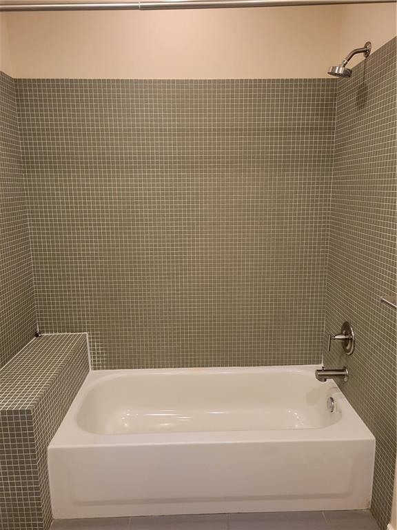 Building Photo - 1908 Lomita Rd SE