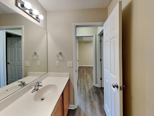 Building Photo - 2205 Centergrove Rd