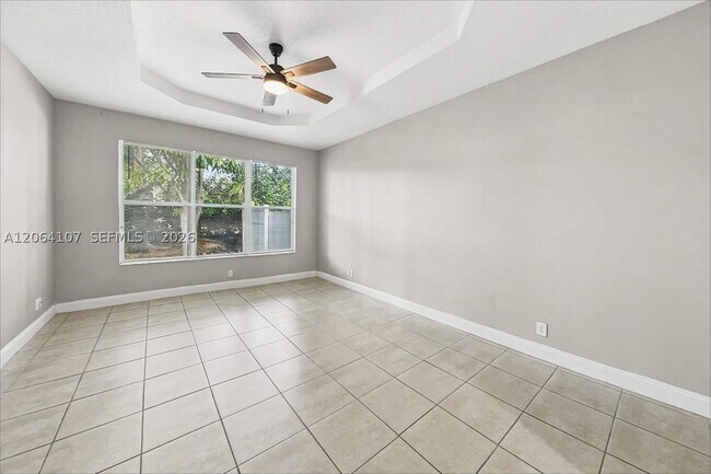Building Photo - 1250 W Magnolia Cir