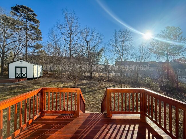 Building Photo - 804 Willowedge Ct