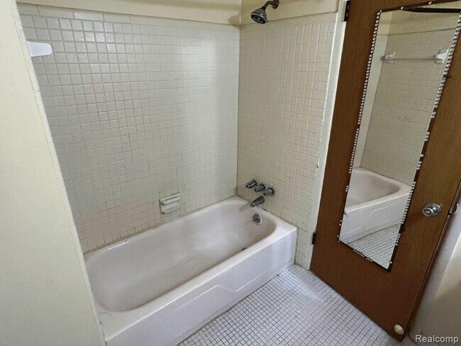 Building Photo - 19810 W 12 Mile Rd