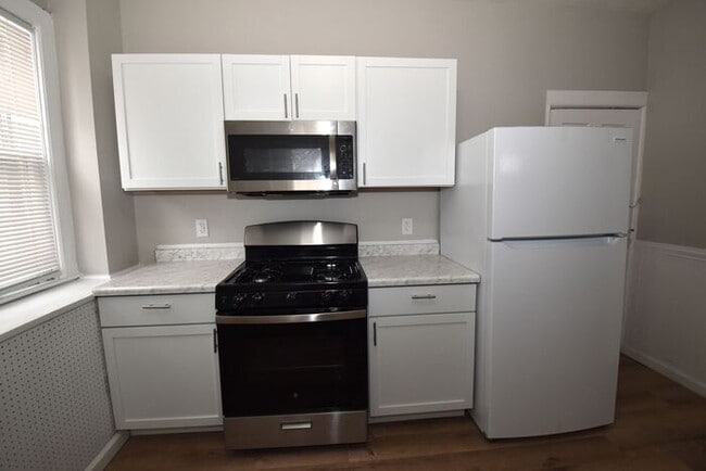 Building Photo - Price Reduced! 4 bedroom 2 story Single Family Home