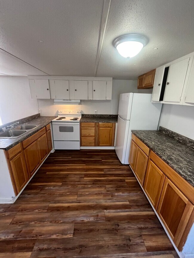 Building Photo - 5 Water Oak Ln