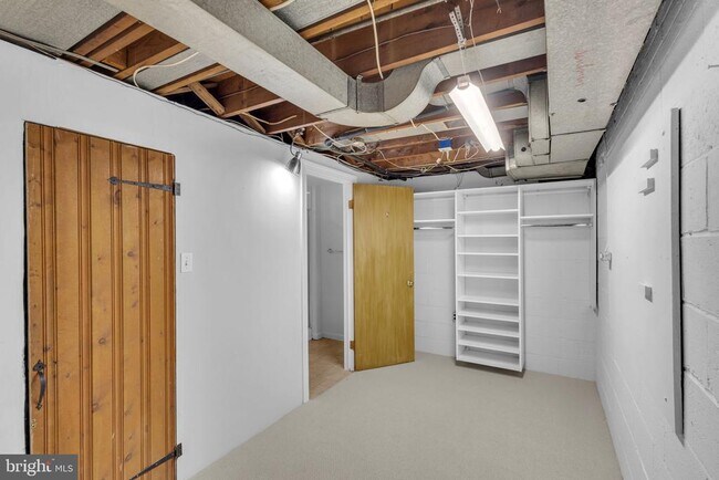 Building Photo - 3548 N Valley St