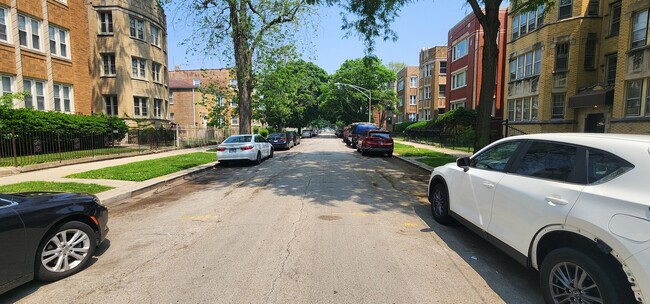 Building Photo - 9241 S Laflin St