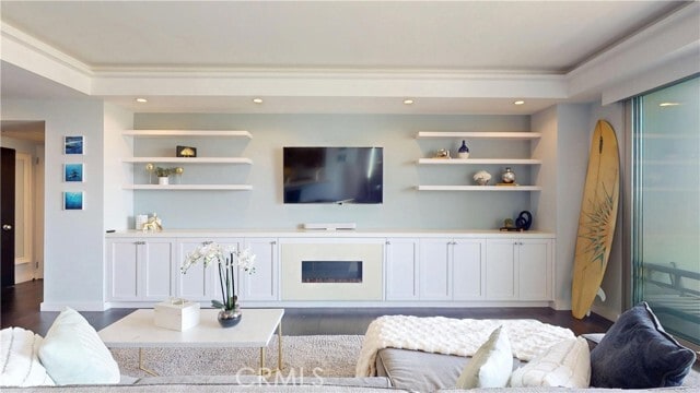 Building Photo - 818 N Doheny Dr