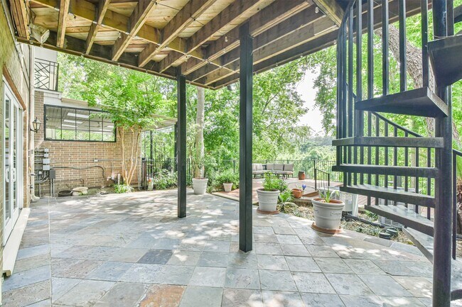 Building Photo - 4736 Post Oak Timber Dr