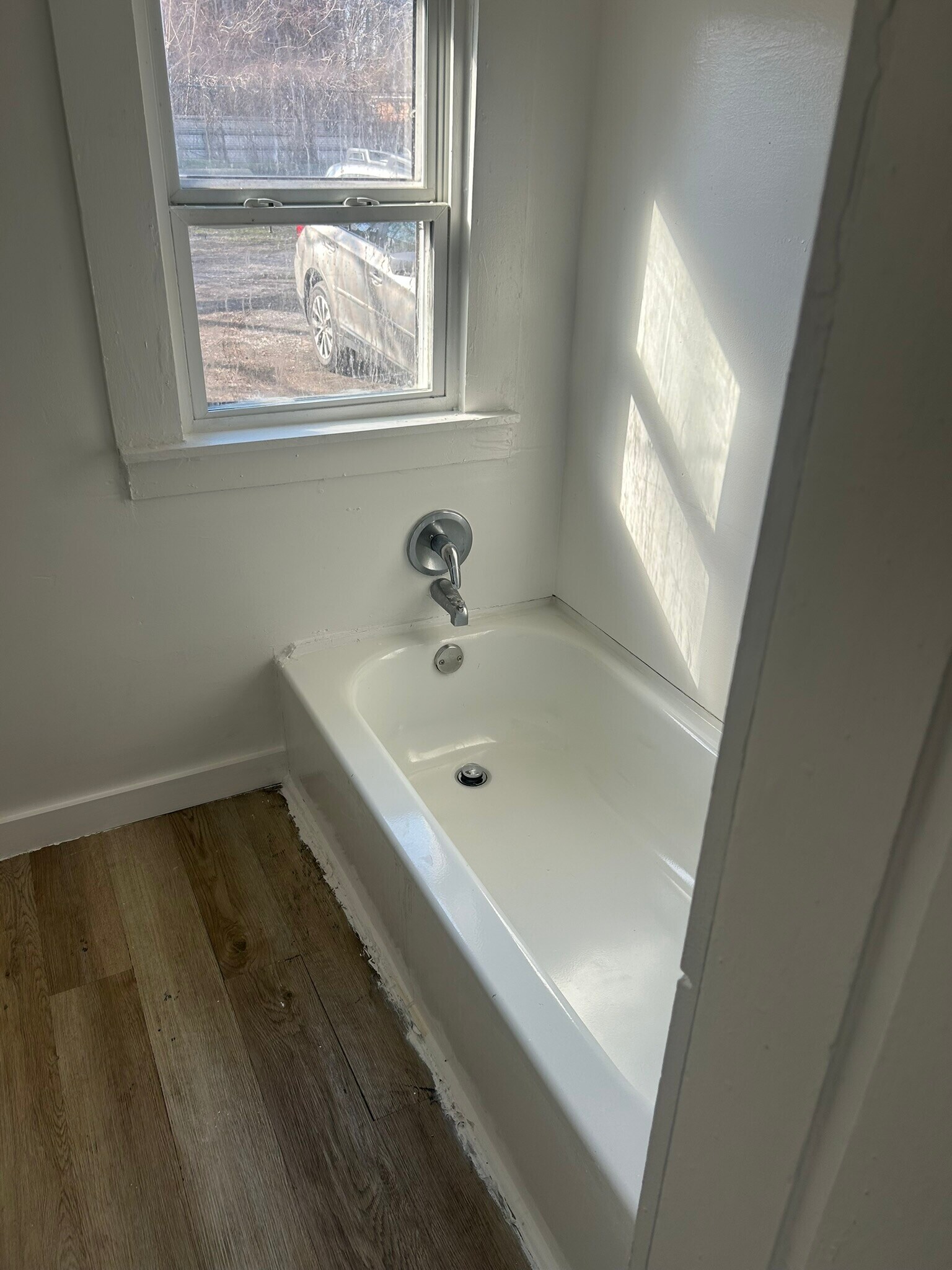 Unit #2 - 1011 S Willett St