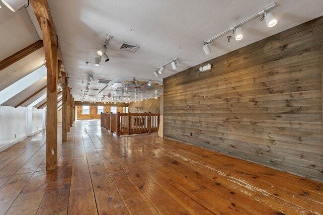 Building Photo - 312 Daniel Webster Hwy