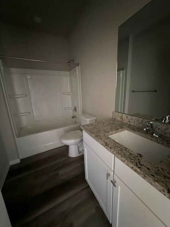 Building Photo - 309 Panorama Ave