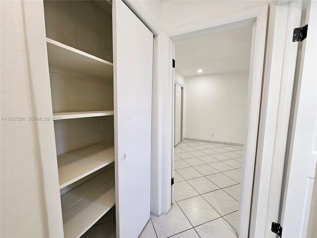 Building Photo - 5401 Hollywood Blvd