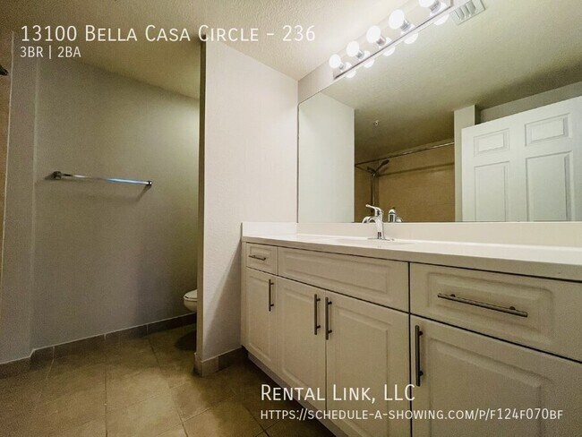 Building Photo - 13100 Bella Casa Cir