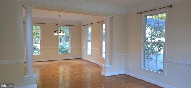 Building Photo - 1117 Aquia Dr