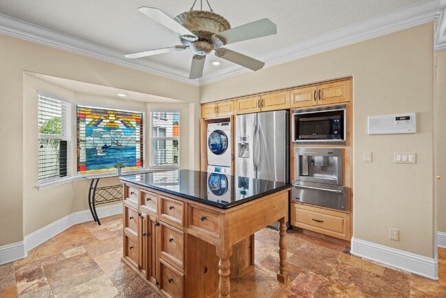 Building Photo - 1593 Pinellas Bayway S