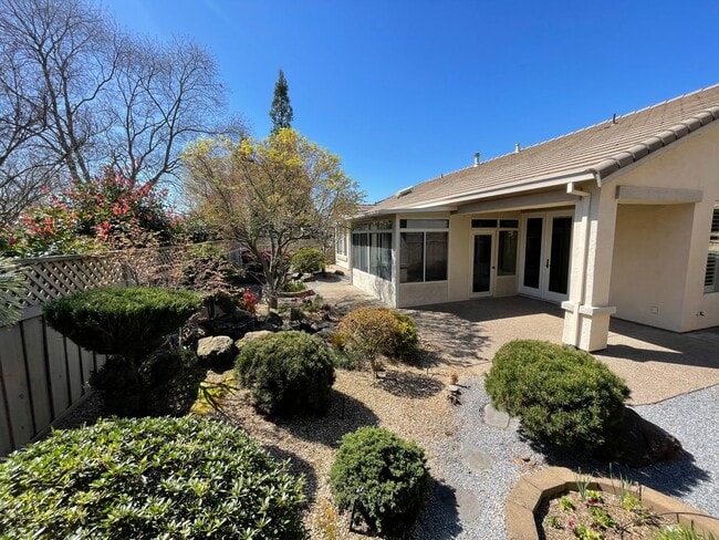 Building Photo - BEAUTIFUL DEL WEBB 55+ ADULT COMMUNITY TAH...